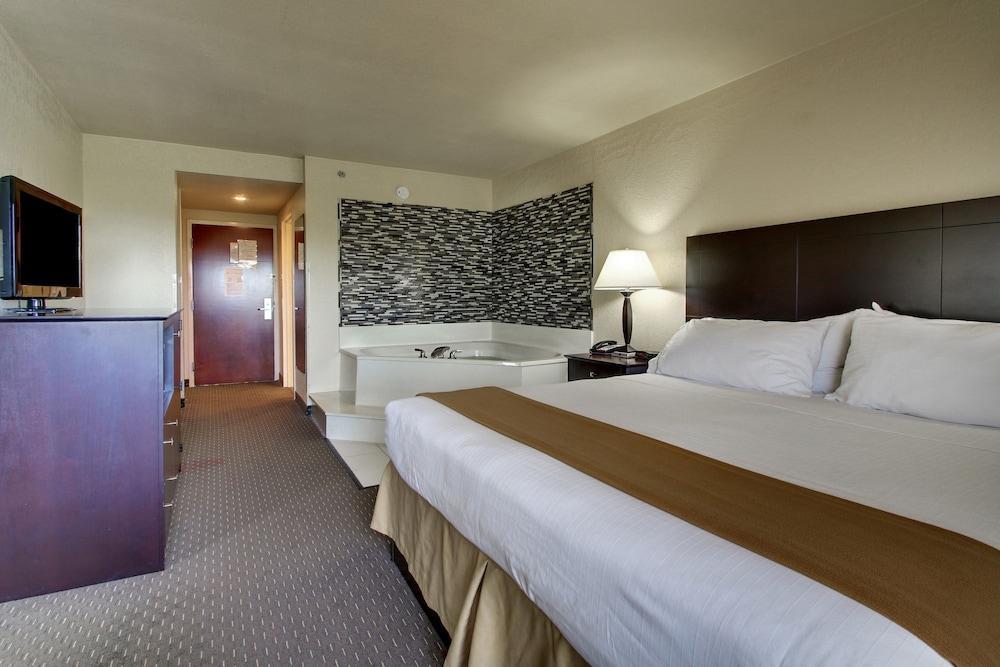 Comfort Inn & Suites Dahlonega University Area Bagian luar foto