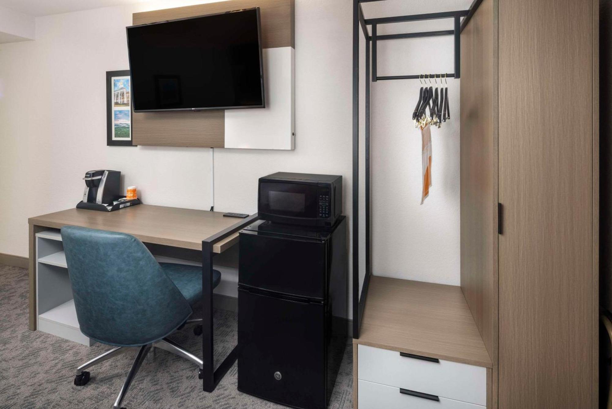 Comfort Inn & Suites Dahlonega University Area Bagian luar foto