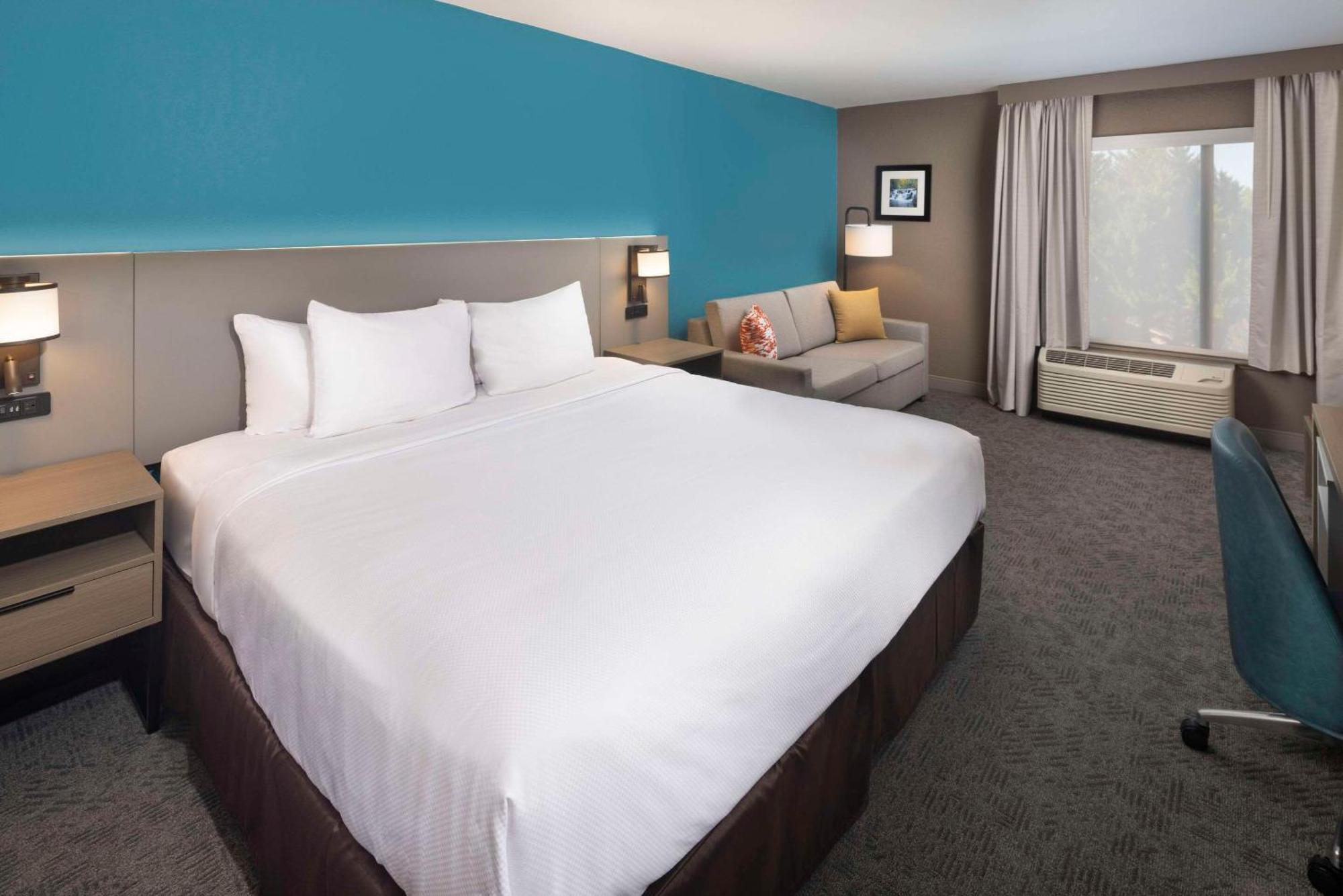 Comfort Inn & Suites Dahlonega University Area Bagian luar foto