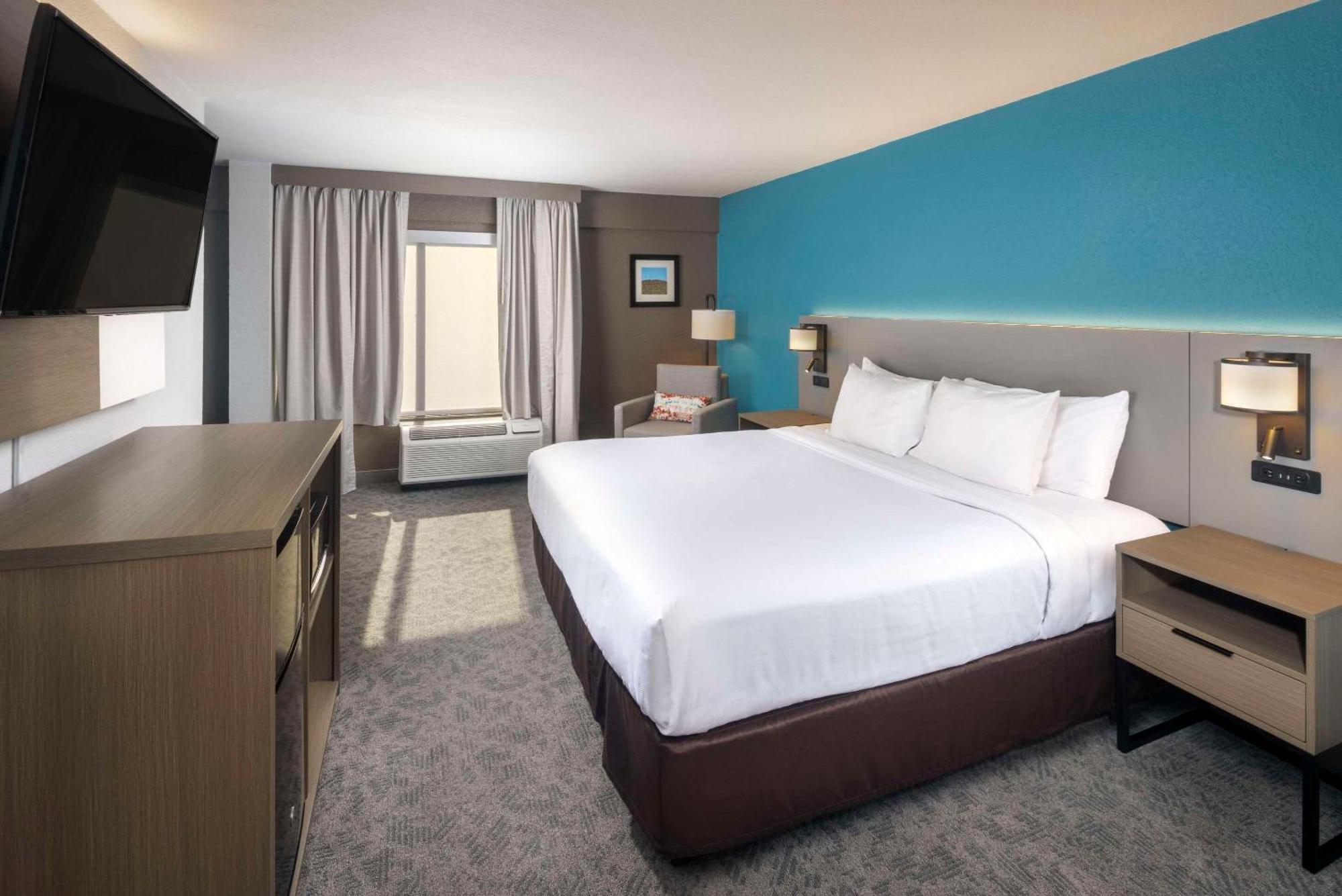Comfort Inn & Suites Dahlonega University Area Bagian luar foto