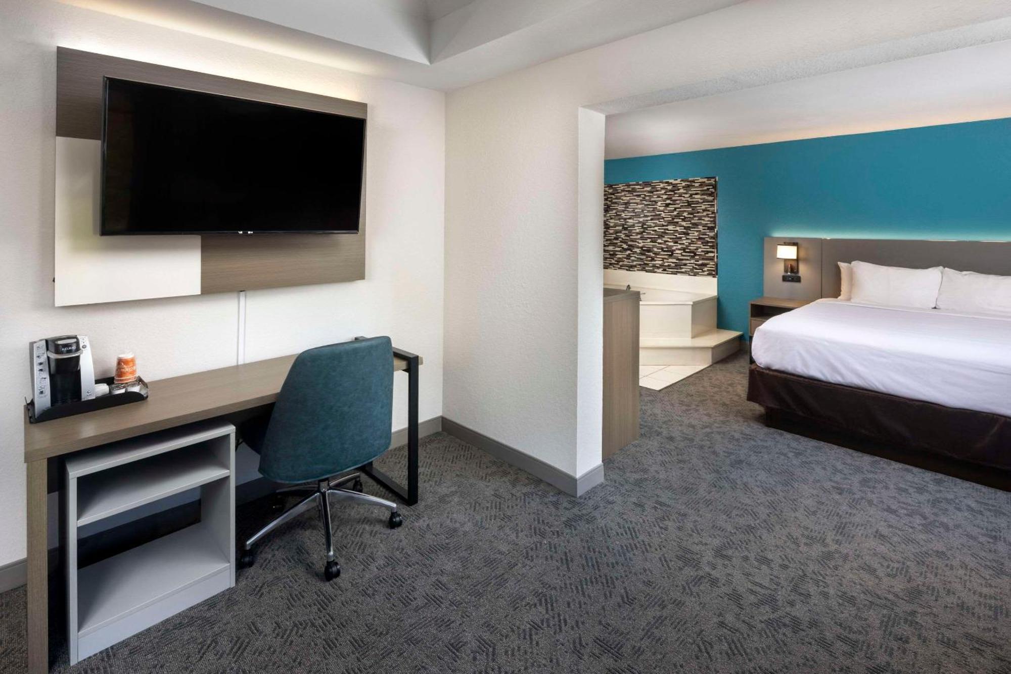 Comfort Inn & Suites Dahlonega University Area Bagian luar foto