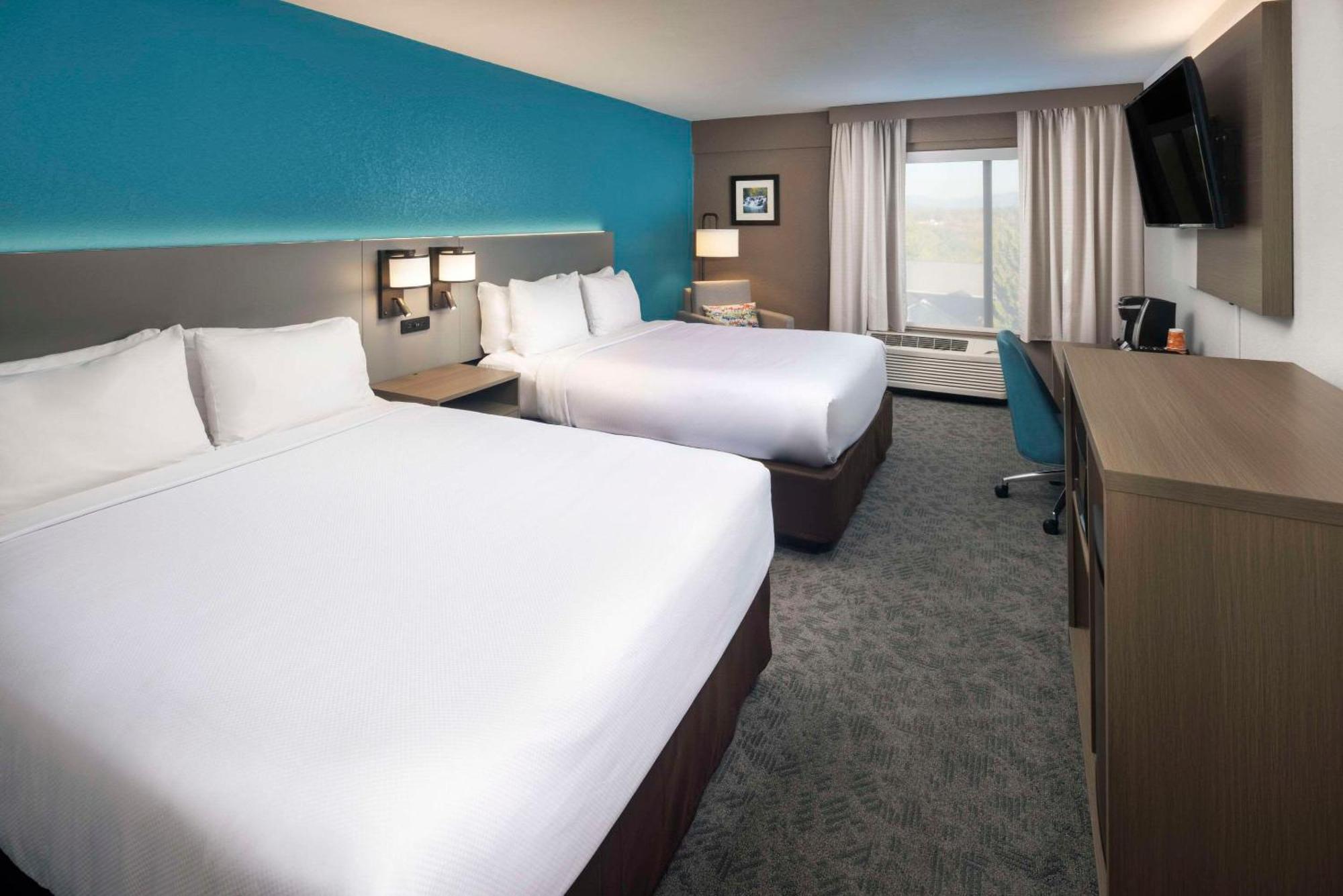 Comfort Inn & Suites Dahlonega University Area Bagian luar foto