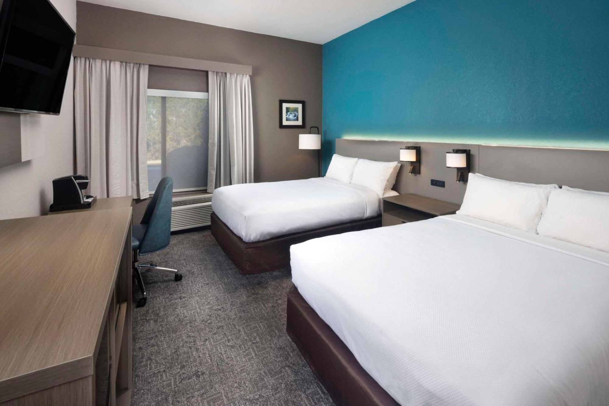 Comfort Inn & Suites Dahlonega University Area Bagian luar foto
