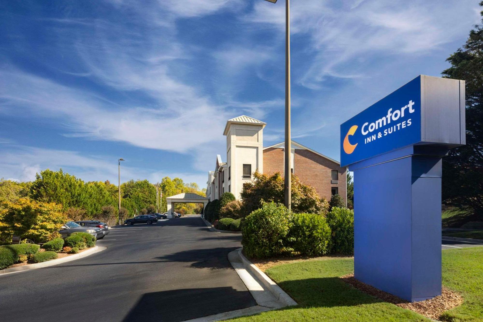 Comfort Inn & Suites Dahlonega University Area Bagian luar foto